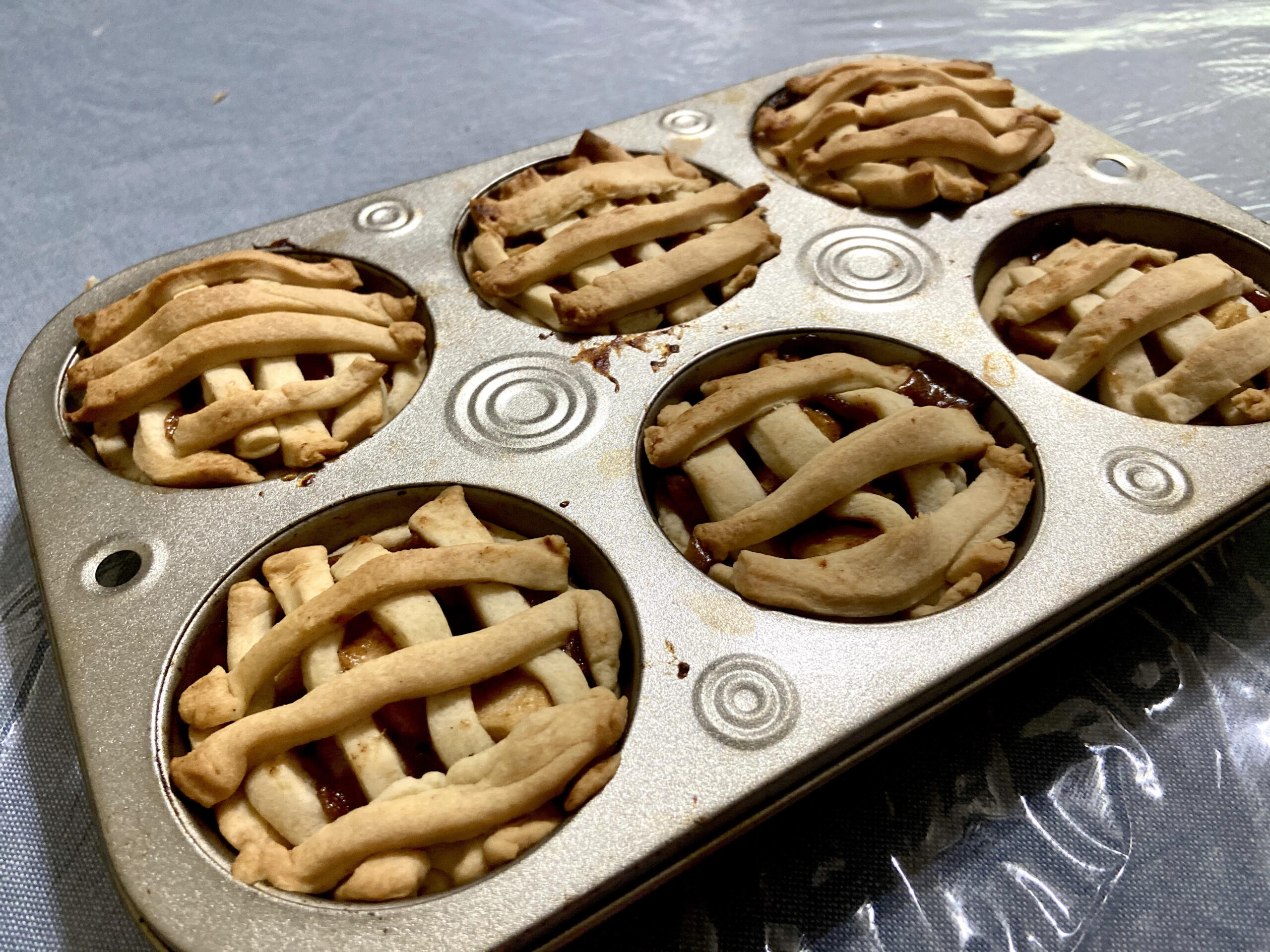 mini apple pies